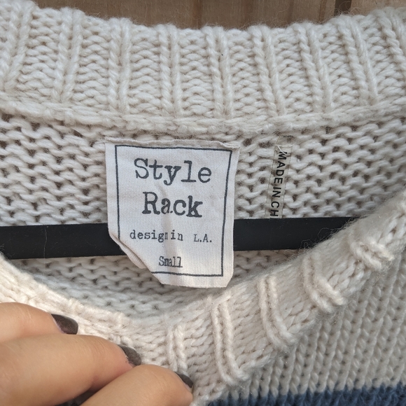 Style Rack Color Block Knit Crew Neck Sweater - Picture 5 of 6